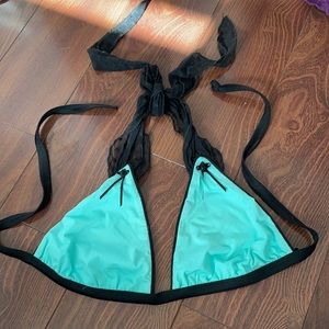 Beach Bunny top size XL teal and black
